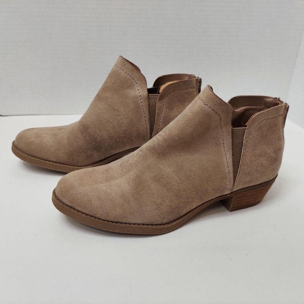 Carlos by Carlos Santana Booties Tan Brown Faux Suede Ankle Boots (DAMAGED)